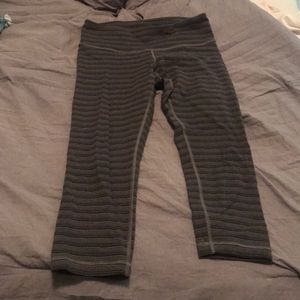 Cropped Lululemon stripped leggings
